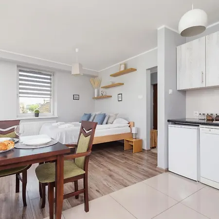 Studio Gromadzka By Renters Apartment *
