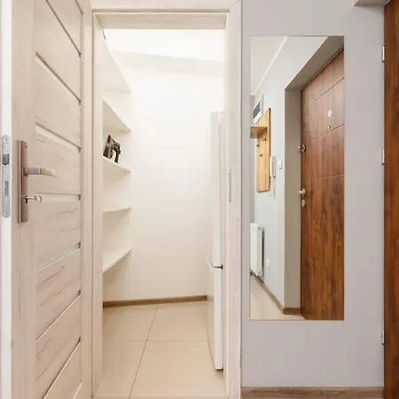 Studio Gromadzka By Renters Apartment Krakow